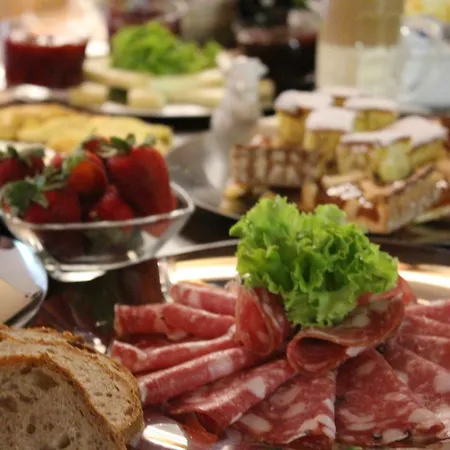 Del Pesce Briaco, Szálloda Lucca